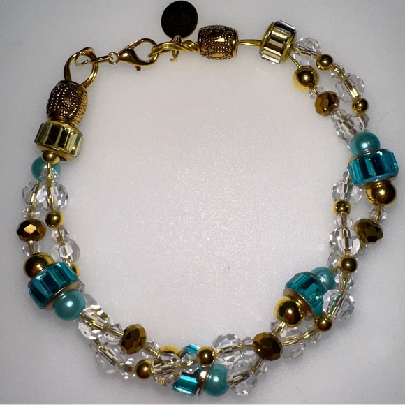 Ice Blue Crystal &  Pearl Twisted Beaded Bracelet - Picture 4 of 6